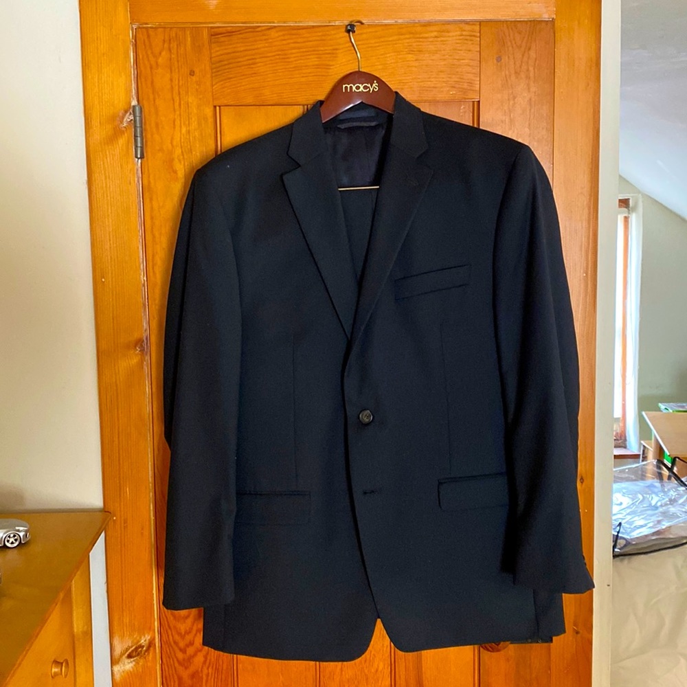 Like new Ralph Lauren’s Men’s black suit